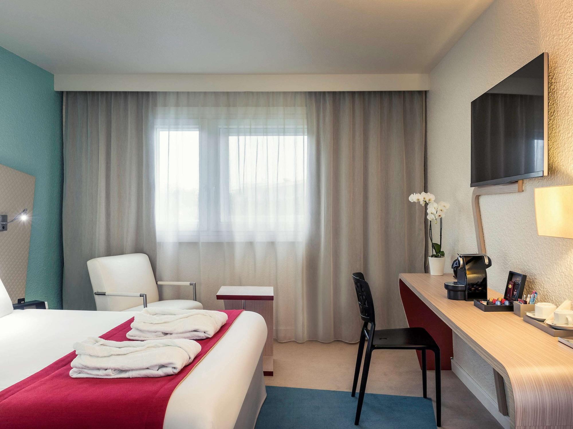 Mercure Paris Le Bourget Aeroport Le Blanc-Mesnil Esterno foto