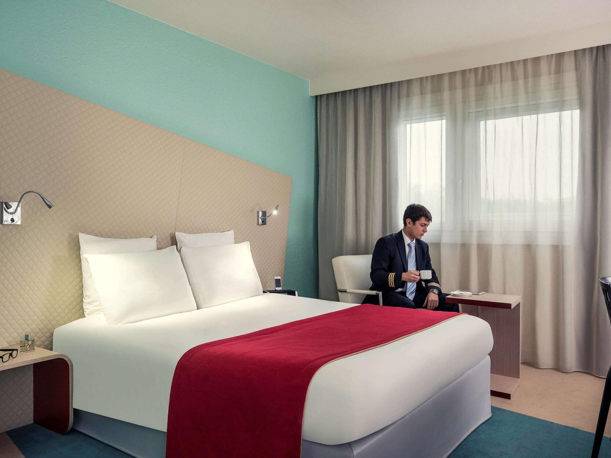 Mercure Paris Le Bourget Aeroport Le Blanc-Mesnil Esterno foto