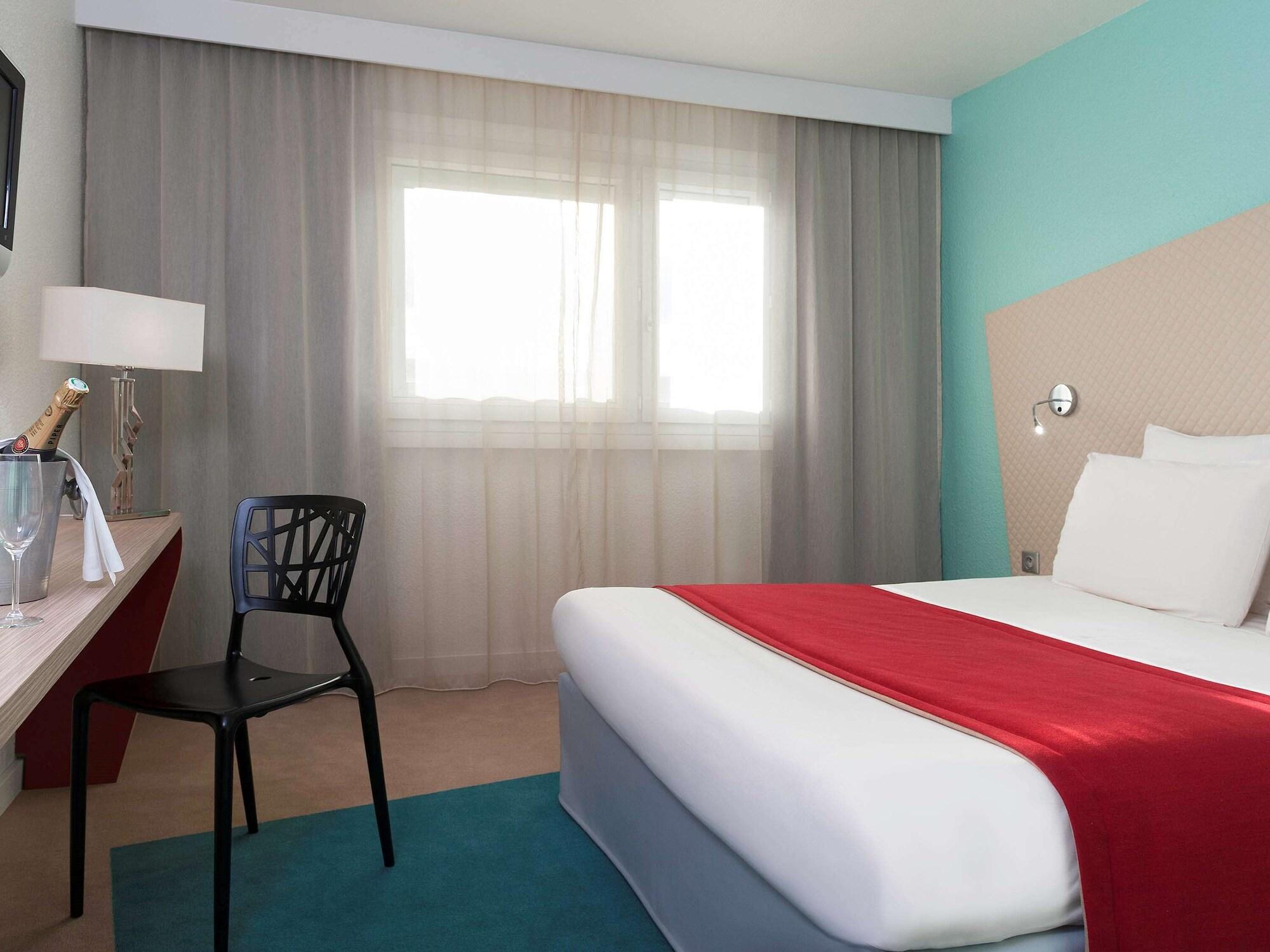 Mercure Paris Le Bourget Aeroport Le Blanc-Mesnil Esterno foto