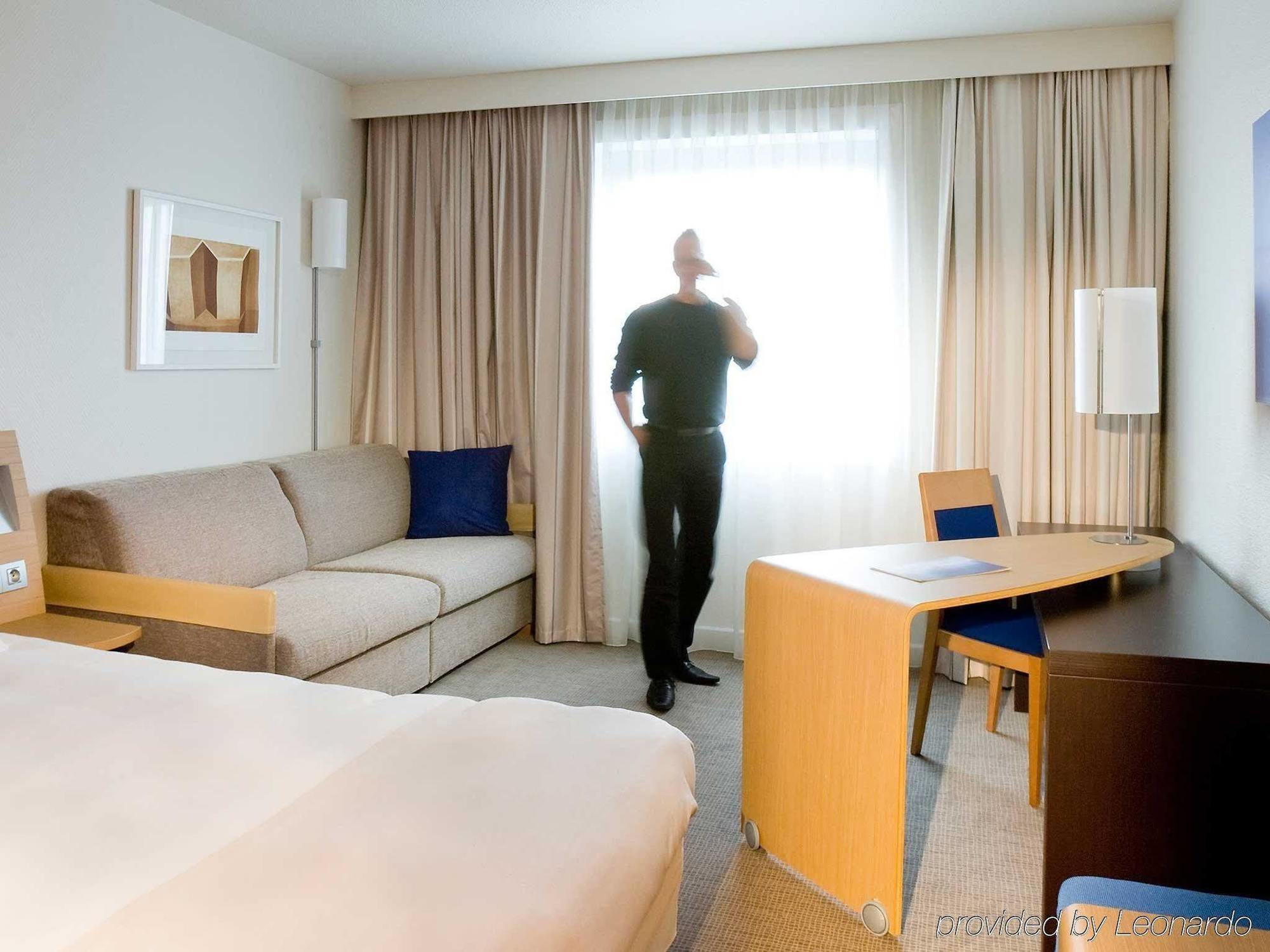 Mercure Paris Le Bourget Aeroport Le Blanc-Mesnil Esterno foto