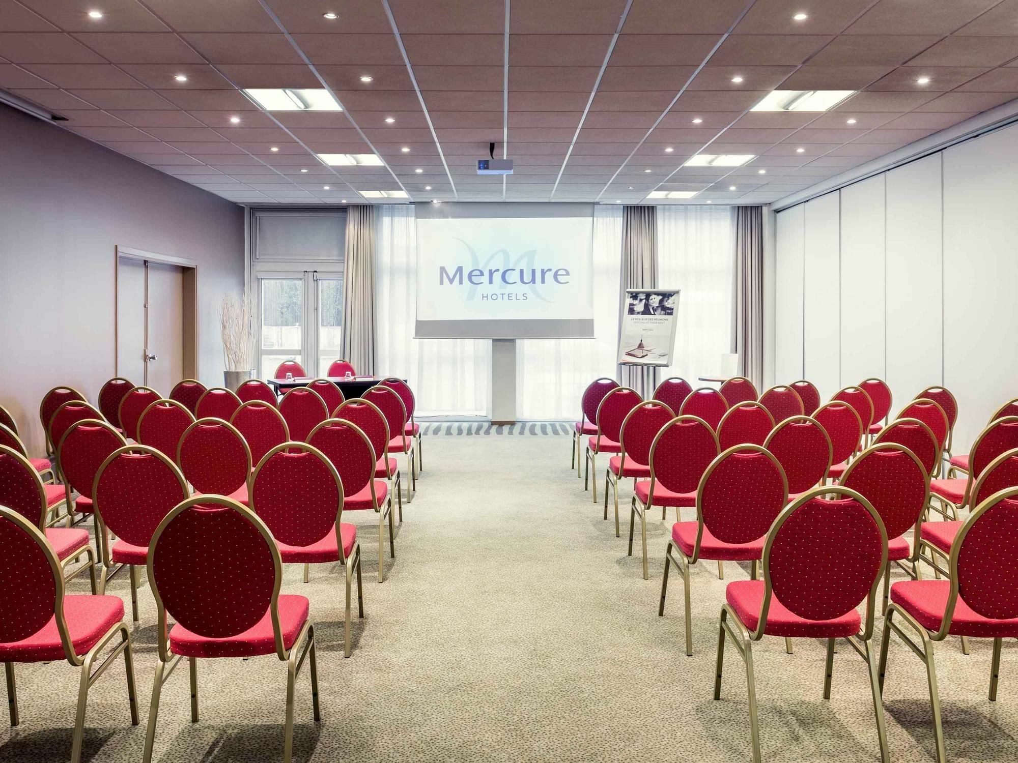 Mercure Paris Le Bourget Aeroport Le Blanc-Mesnil Esterno foto